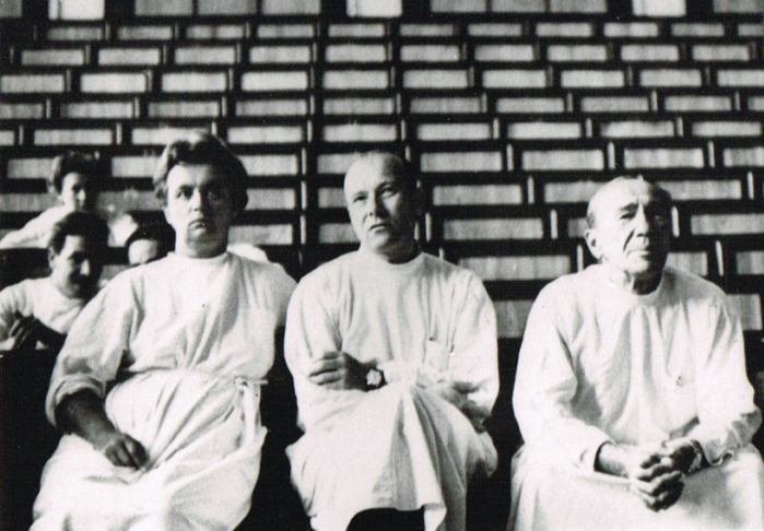Od lewej: doc. Romualda Serafinowa, doc. Stefan Malawski, prof. Adam Gruca - 1959 r.