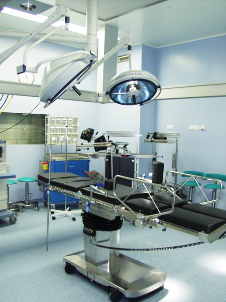 Wyposażenie jednej z sal operacyjnych